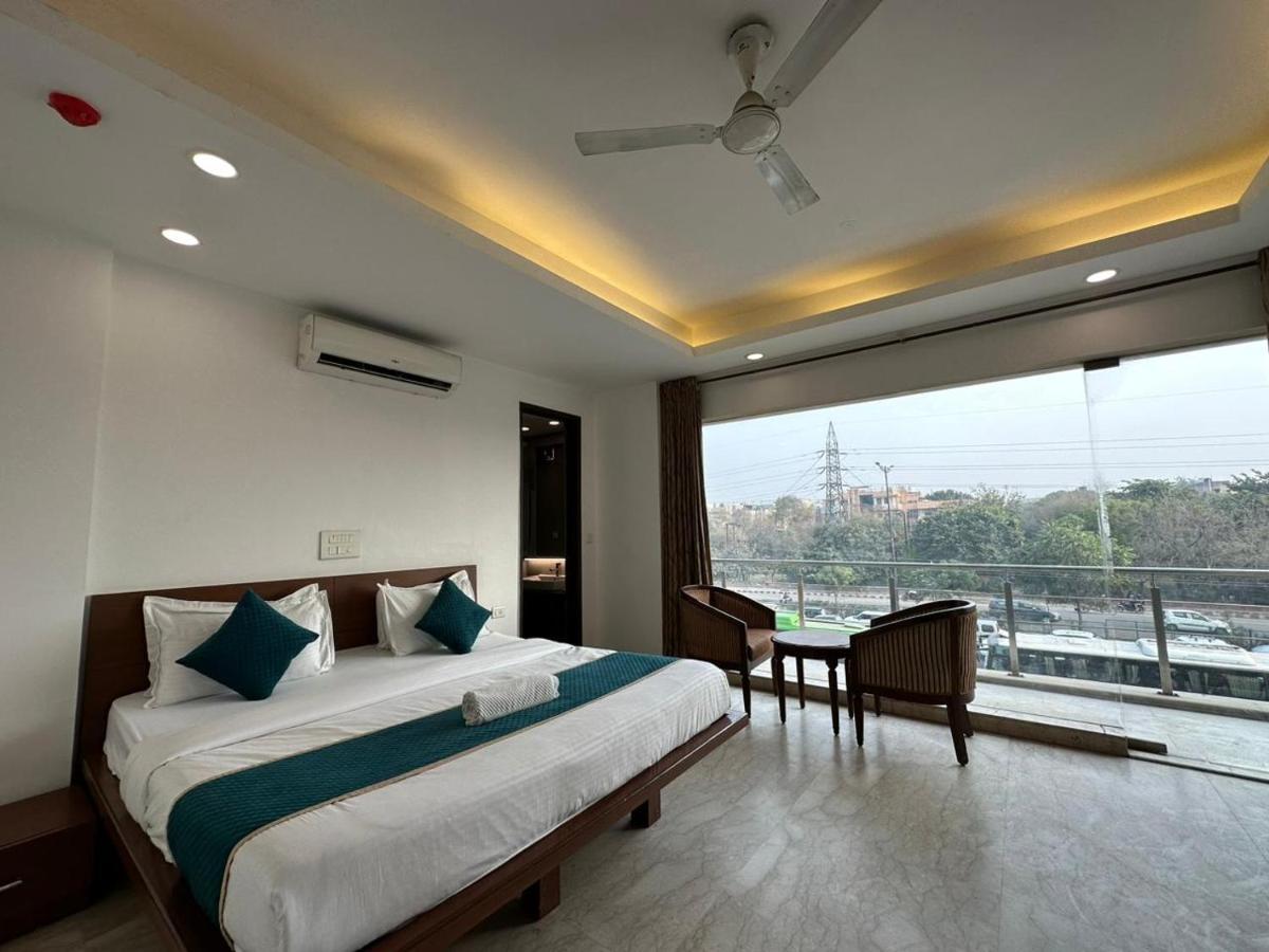 Hotel The Imperio Nueva Delhi Exterior foto
